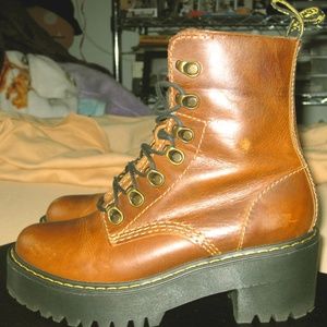 Dr. Martens Leona Orleans boot